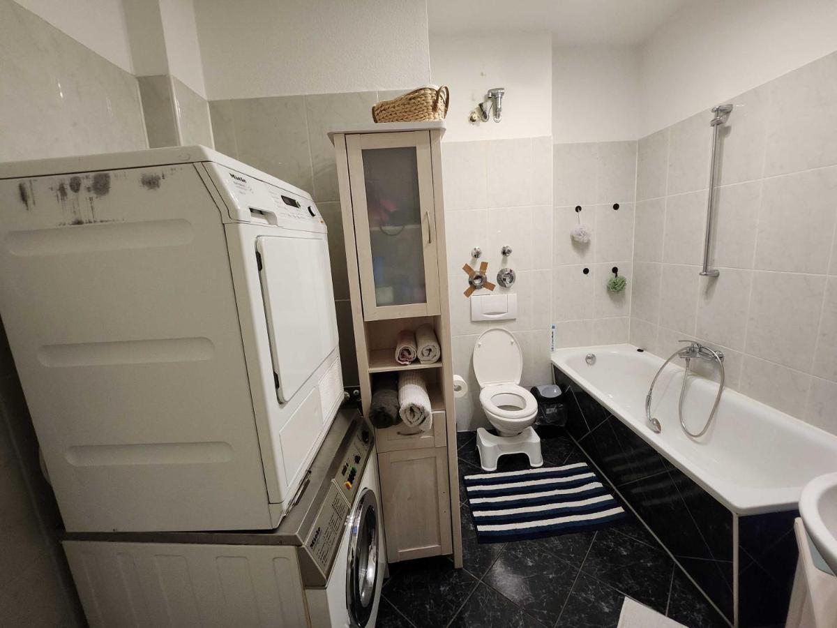 One Private Room Available In A Two Room Apartment In Tegel, Berlin Exterior photo